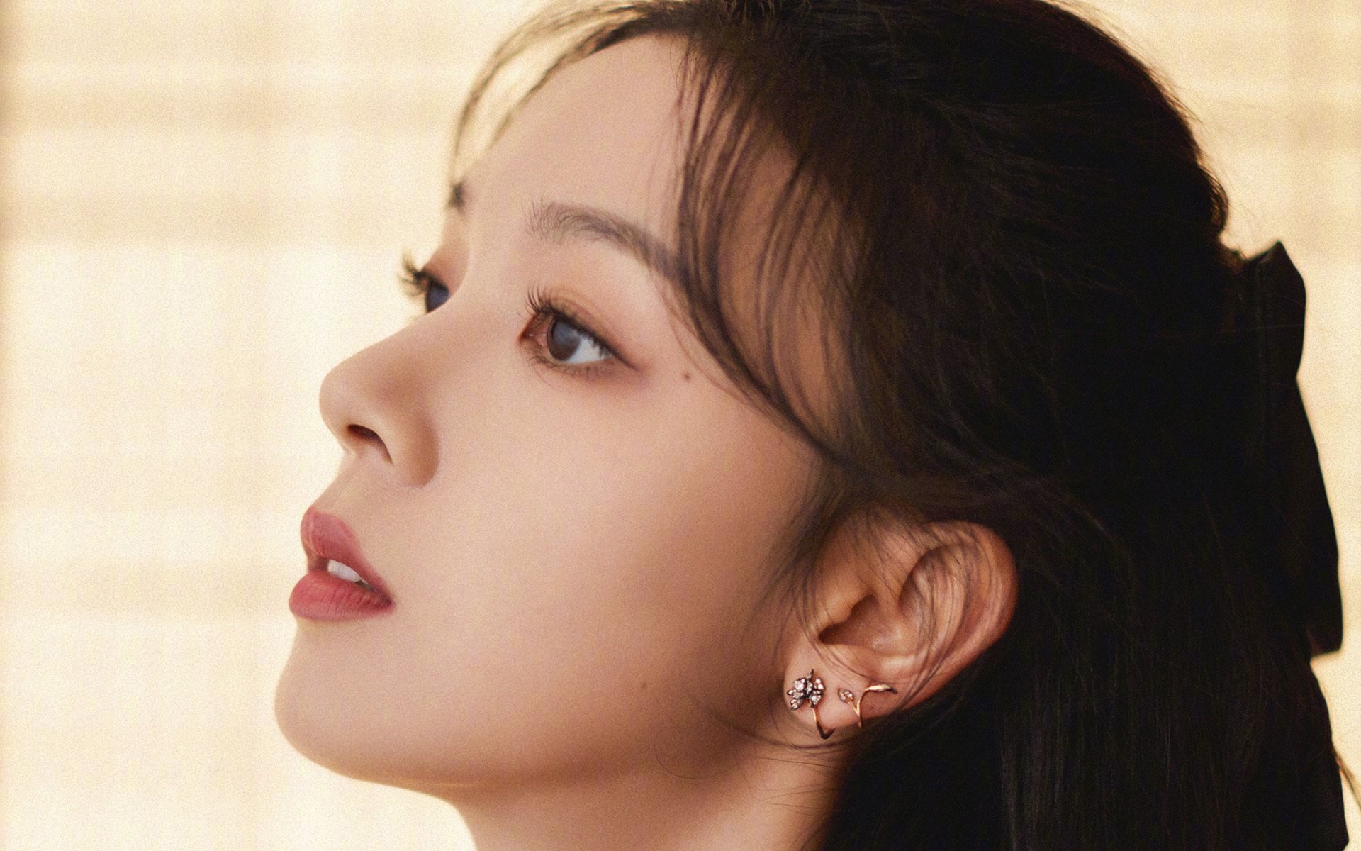 开云体育-英超豪门疯狂引援，超级中场千万巨资闪耀赛场，英超足球豪门