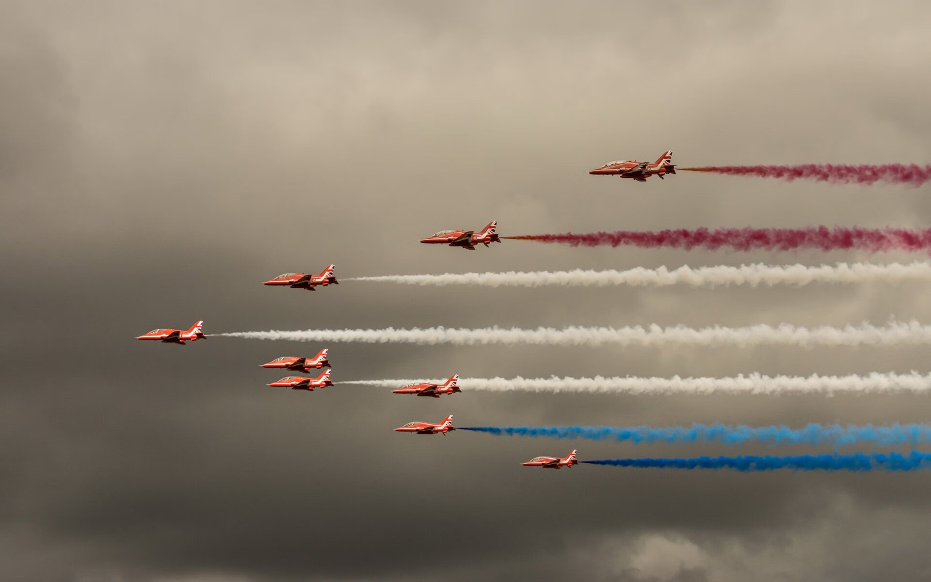 赛后采访:队长李明坦言“团队合作是取胜关键”!,李明足球个人资料