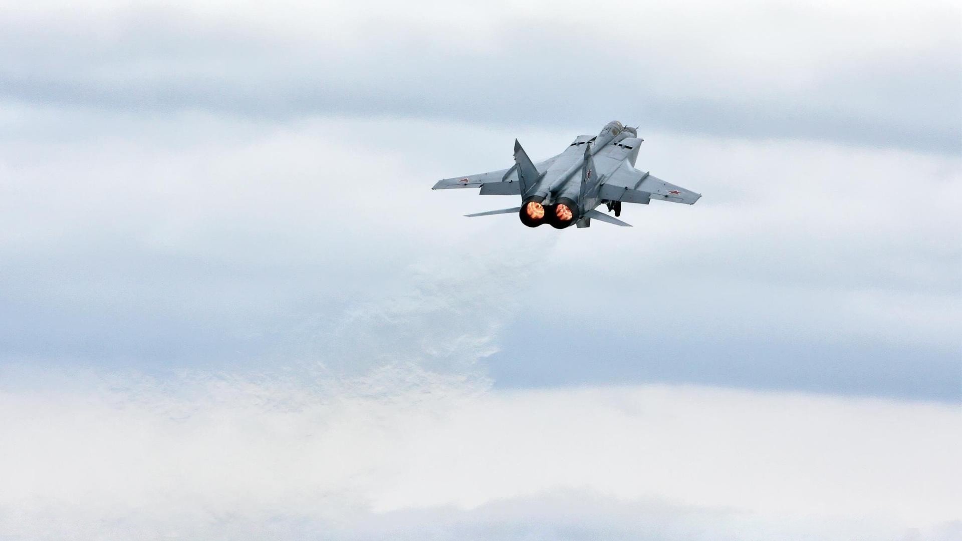 开云kaiyun-萨卡在对阵伯恩茅斯的比赛中贡献关键助攻，萨卡哭了