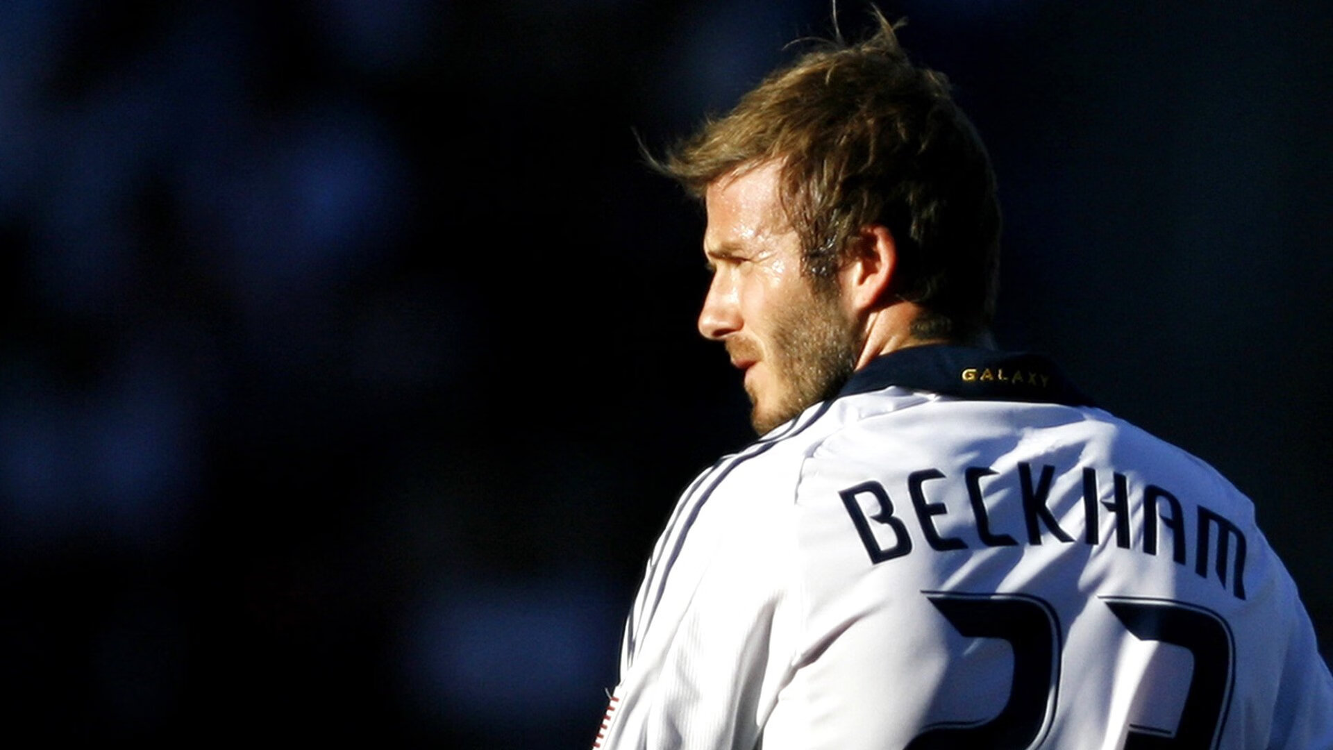 萨卡在对阵伯恩茅斯的比赛中贡献关键助攻,萨卡哭了