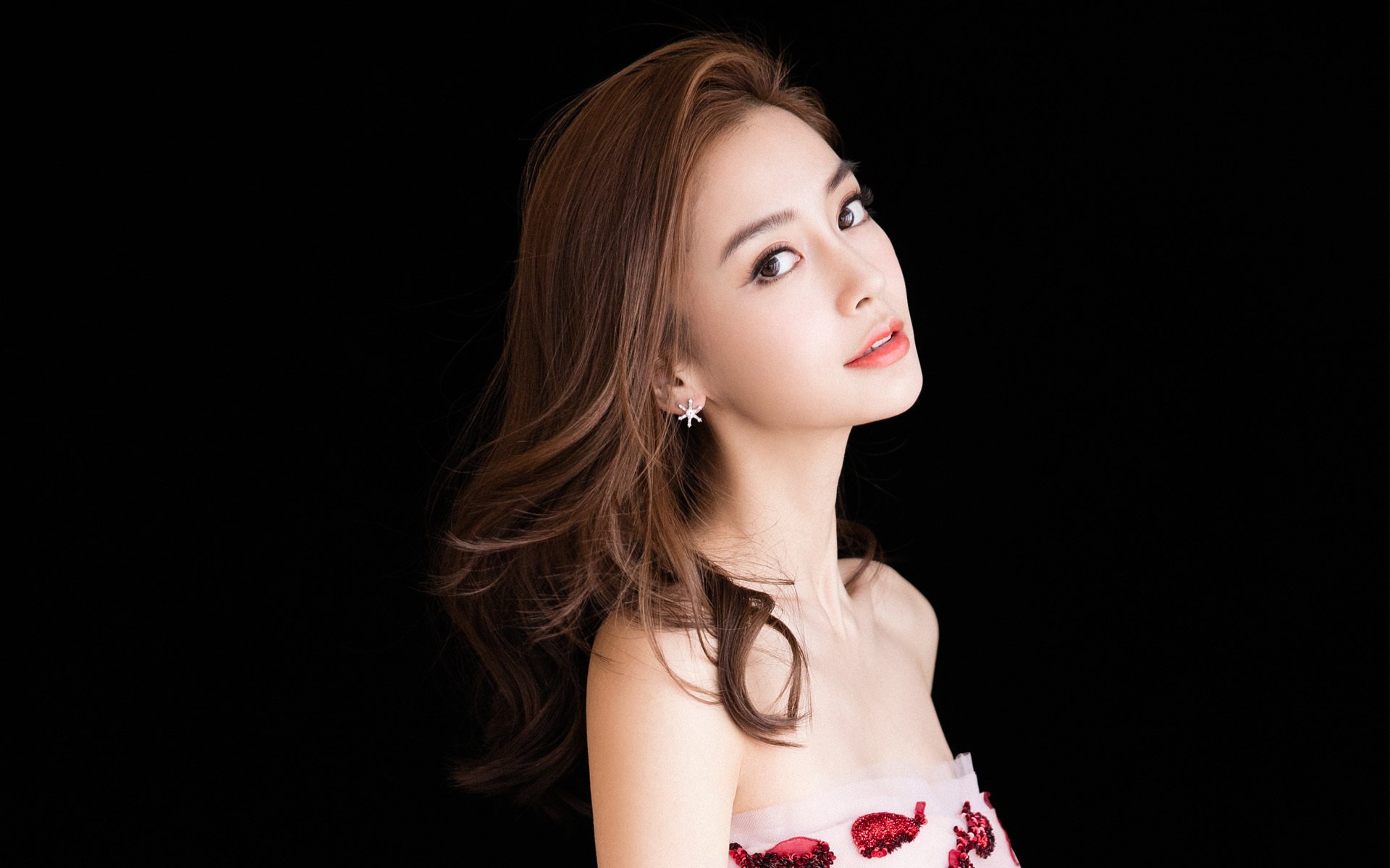 开云网页版登录入口-掩护换防节奏中是否容易出现防守漏洞，防守掩护配合有哪四种